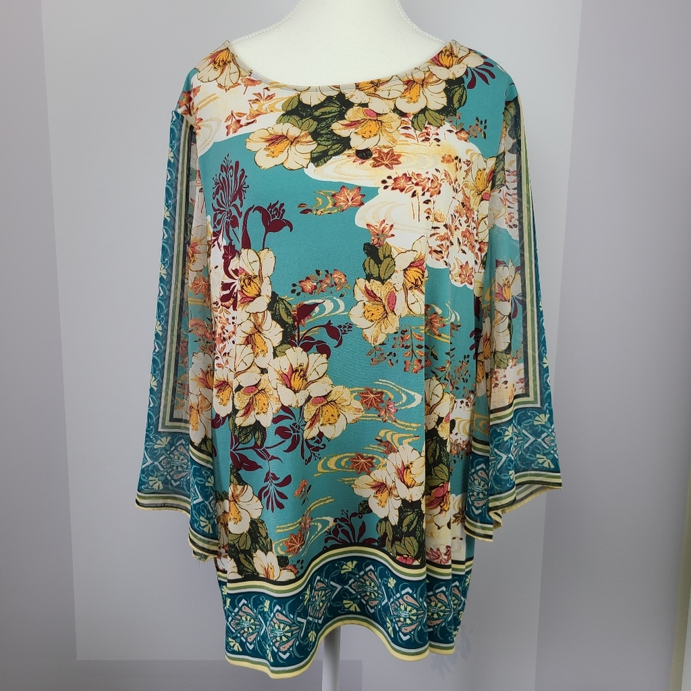 Chico's floral scoop neck belle sleeves boho design blouse Sz 2 (PTP 22")